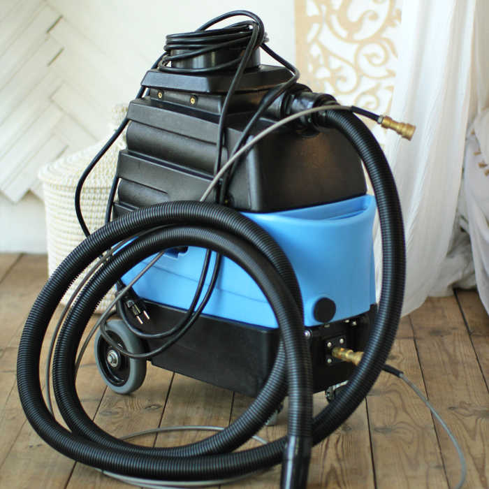 синій пилосос
